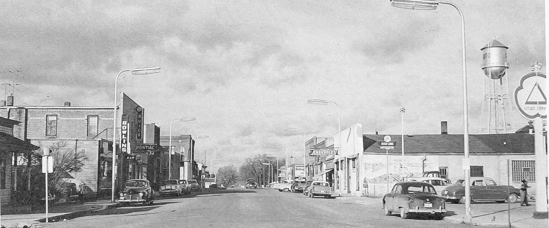 Picture of Broadway Avenue, looking north from Fourth Street, 1957.