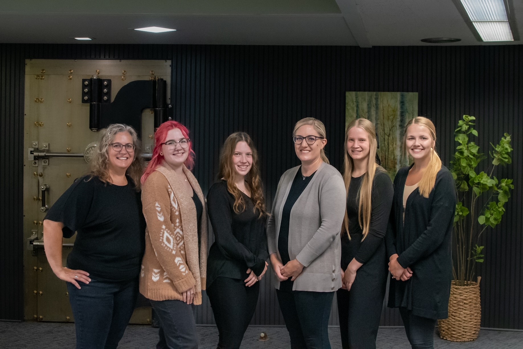 Photo of our Retail Team: Kelly, Megan, Myra, Jessica, Kiersten and Lauren